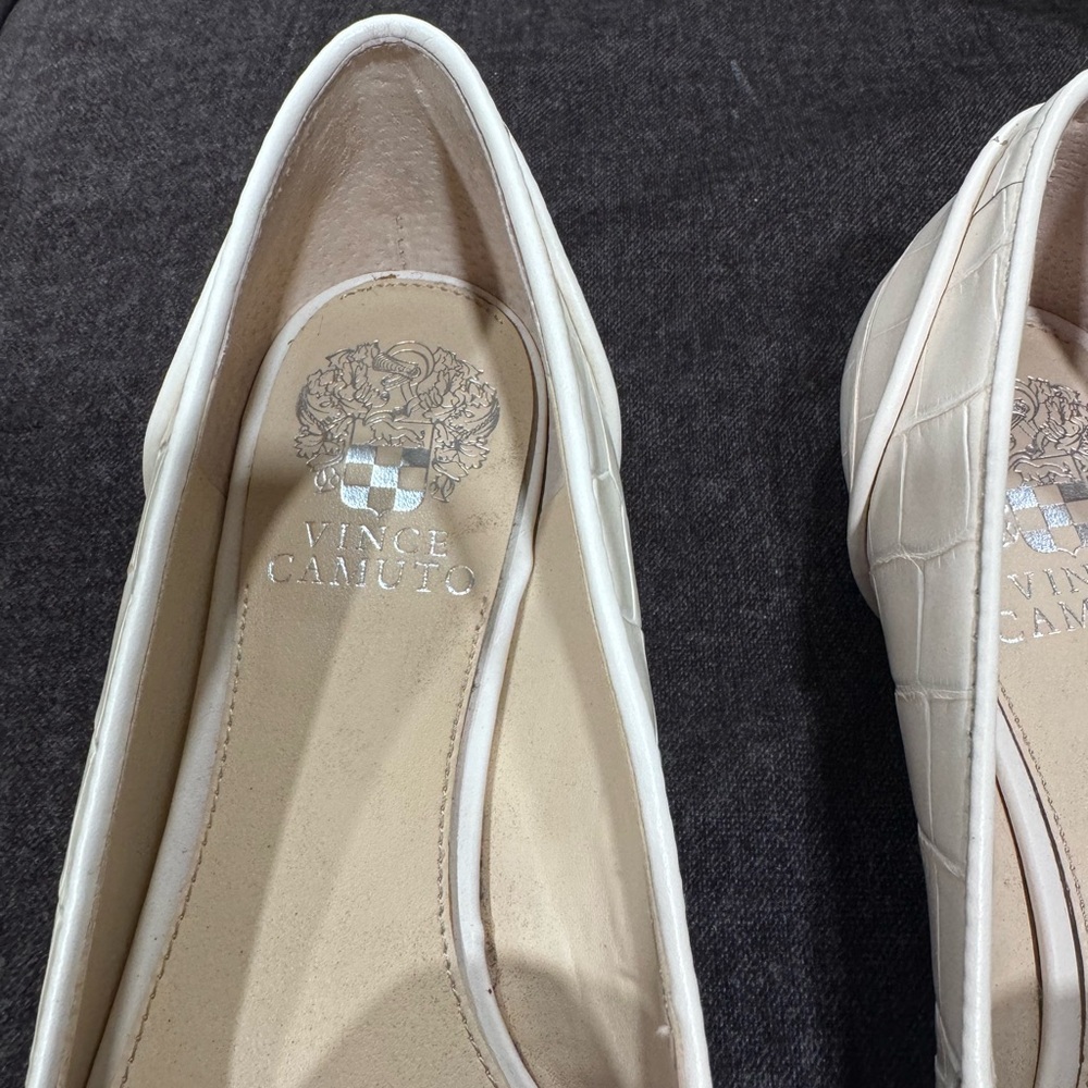 Vince Camuto Flats - Picture 15 of 15